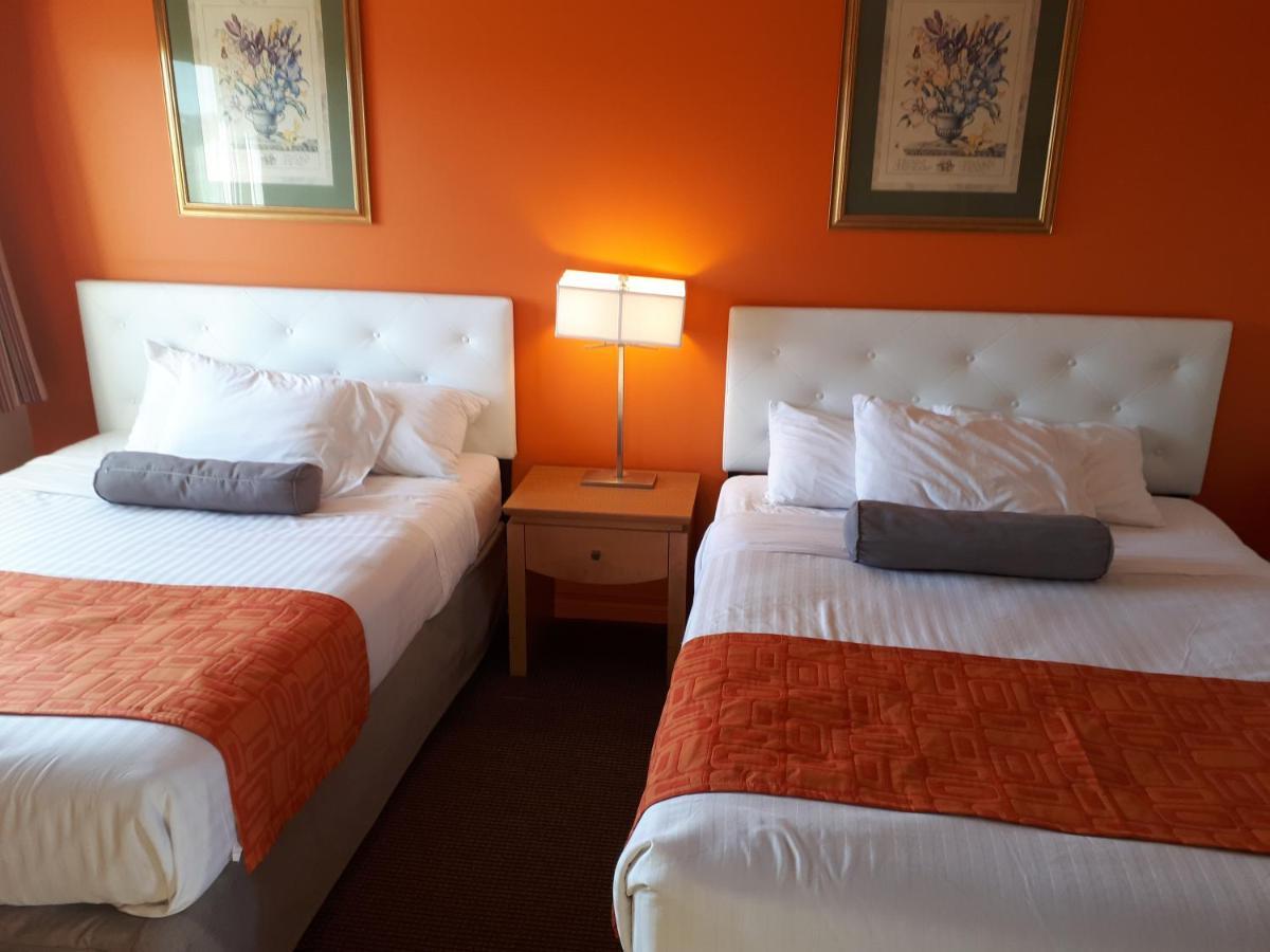ฮาวเวิร์ด จอห์นสัน บาย วินด์แฮม วูดสต็อก นิวบรันสวิก Hotel วู้ดสต็อค ภายนอก รูปภาพ